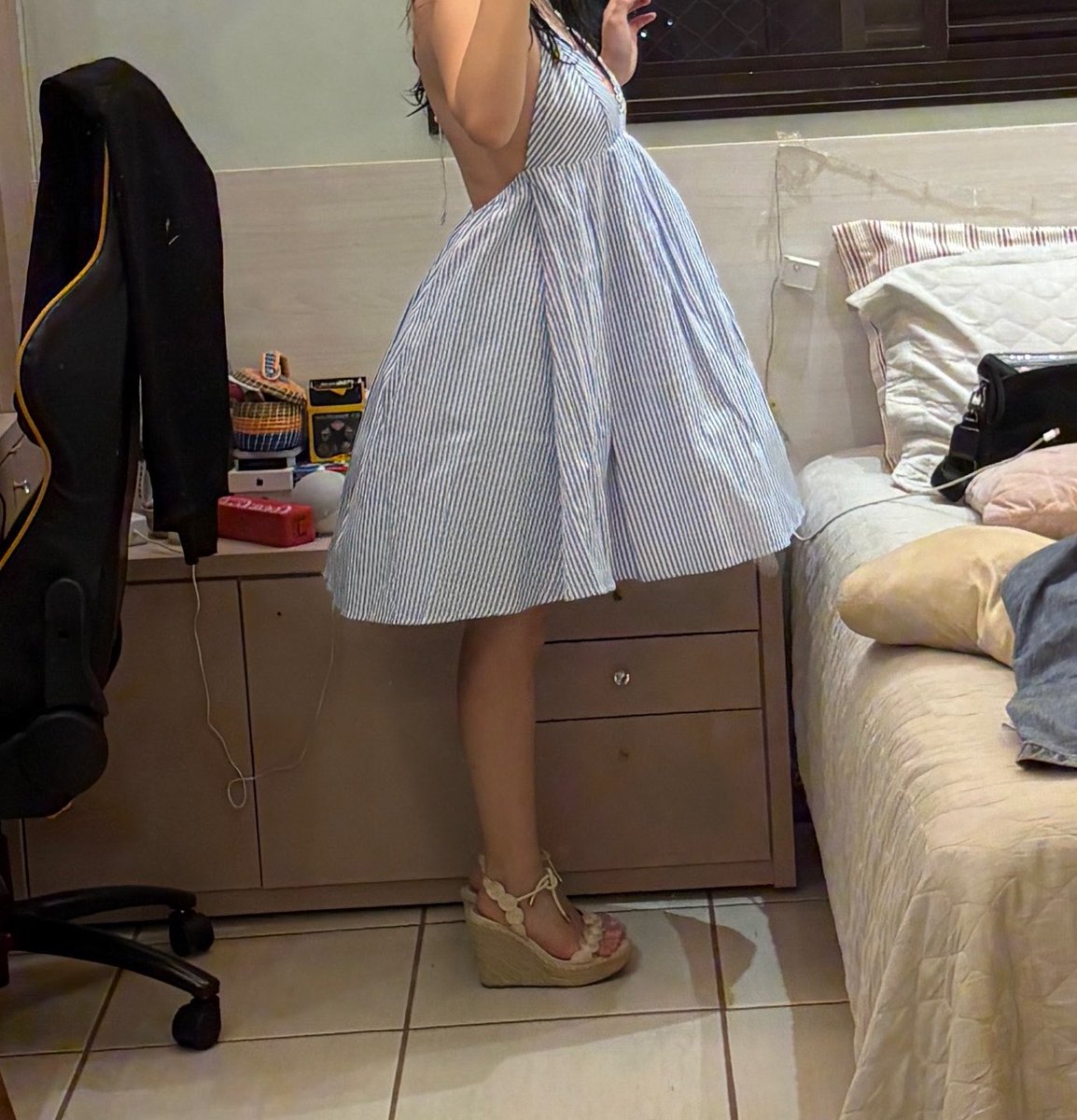 twiiwath's tweet photo. qndo bate vento e o vestido fica assi me sinto as bonequinha cupcake https://t.co/bmjHkCdZpc