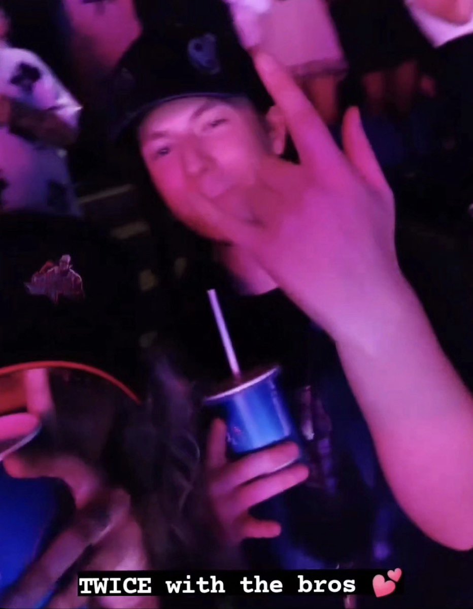 drilldancee's tweet photo. Listening to kpop feels like bladee at twice concert https://t.co/N1yCJDXZHy