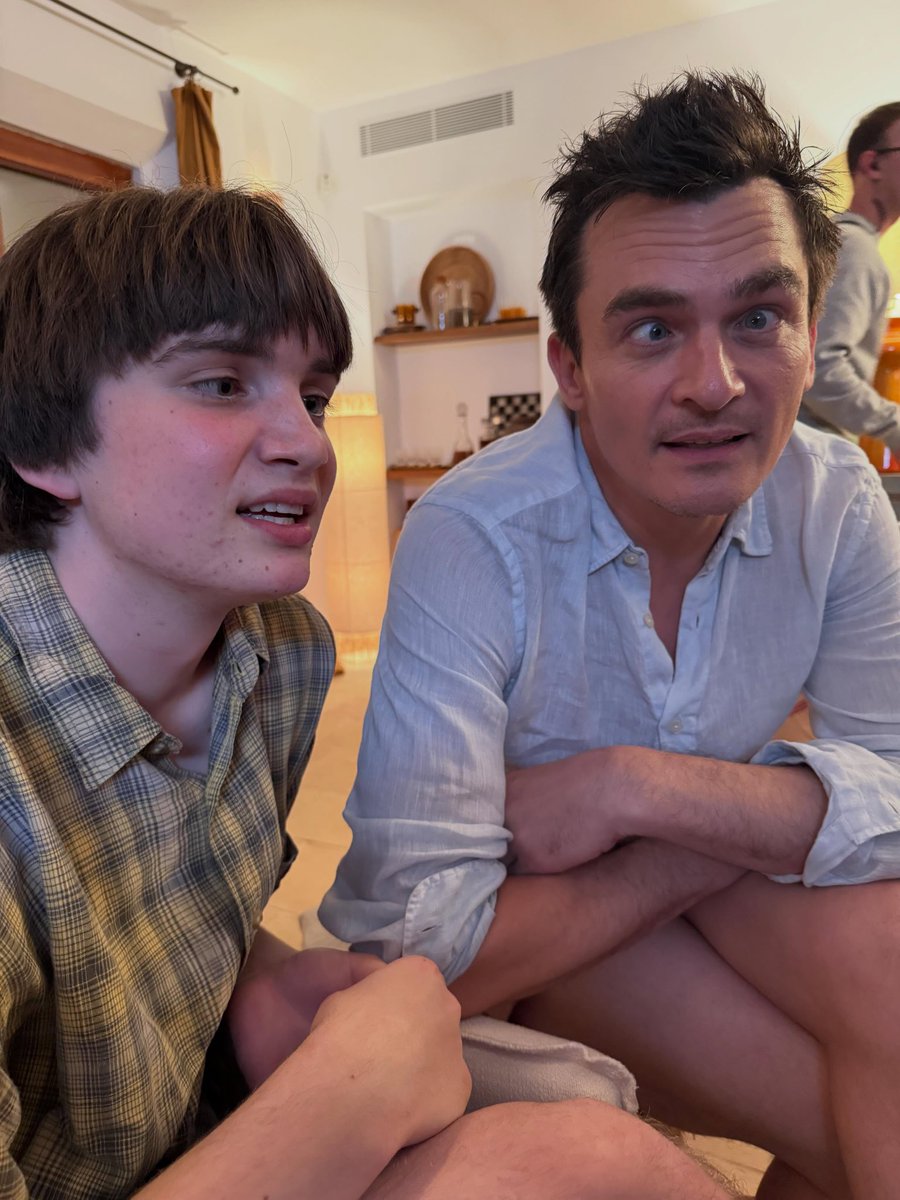 RupertFriend_JP's tweet photo. シャロン・ホーガンのInstagramより『Youth（原題）』の撮影ビハインド写真
#ルパート・フレンド
#アラン・マーフィー 
https://t.co/y8tSnhGLjh https://t.co/VrQGRvCpII