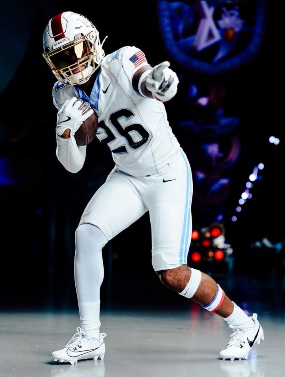 sideline_pass_u's tweet photo. UCF dropped their SpaceU uniform 👀

#ucf #ucfknights #collegefootball https://t.co/JAsaRfpo55