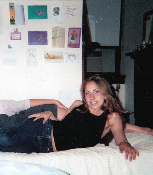 OldInternetFeel's tweet photo. young lady gaga in the early 2000s https://t.co/9WQzlyb5cv