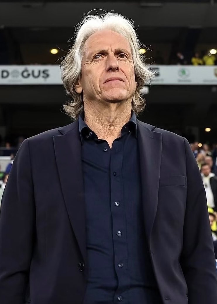 PolymarketSport's tweet photo. 🚨JUST IN: There will be an emergency meeting between Cristiano Ronaldo, Jorge Jesus and the Portuguese Football Federation president tomorrow - Jornal Record https://t.co/VT89yb7eTd