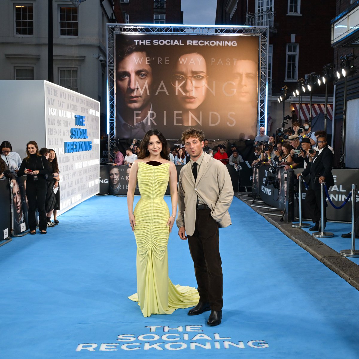 Filmflammer's tweet photo. Mikey Madison &amp; Jeremy Allen White attending the UK premier of THE SOCIAL RECKONING in London today 

(Photo: Getty) 📸 https://t.co/WZjyFQG7cG