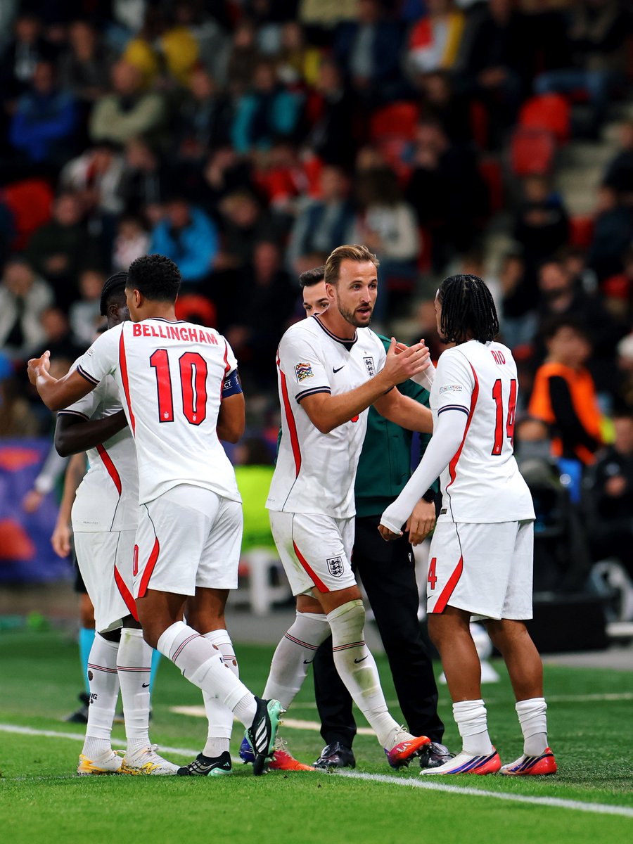 vsrsus's tweet photo. Rio Ngumoha makes his England competitive debut. https://t.co/T1e8pyDR15