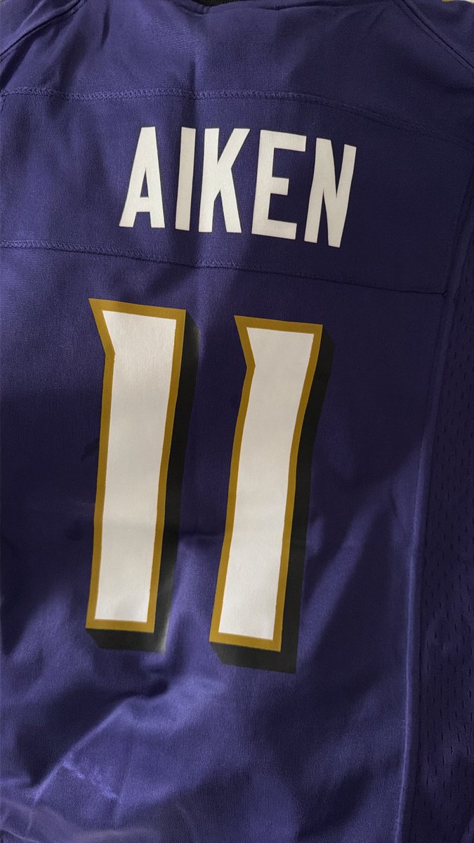 tayyy4x's tweet photo. @KeepItReal721 literally have his jersey signed😭😭😭😭 https://t.co/1PSABBJabo