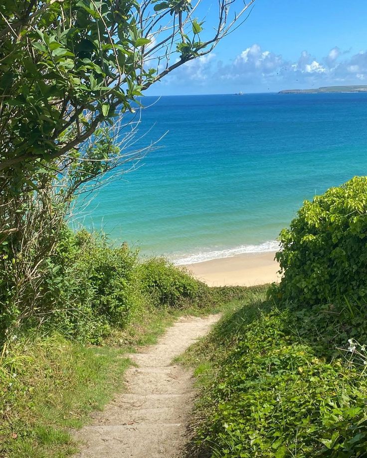 greenvibe's tweet photo. The sea at the end is enough. https://t.co/NfJ7DynDpw