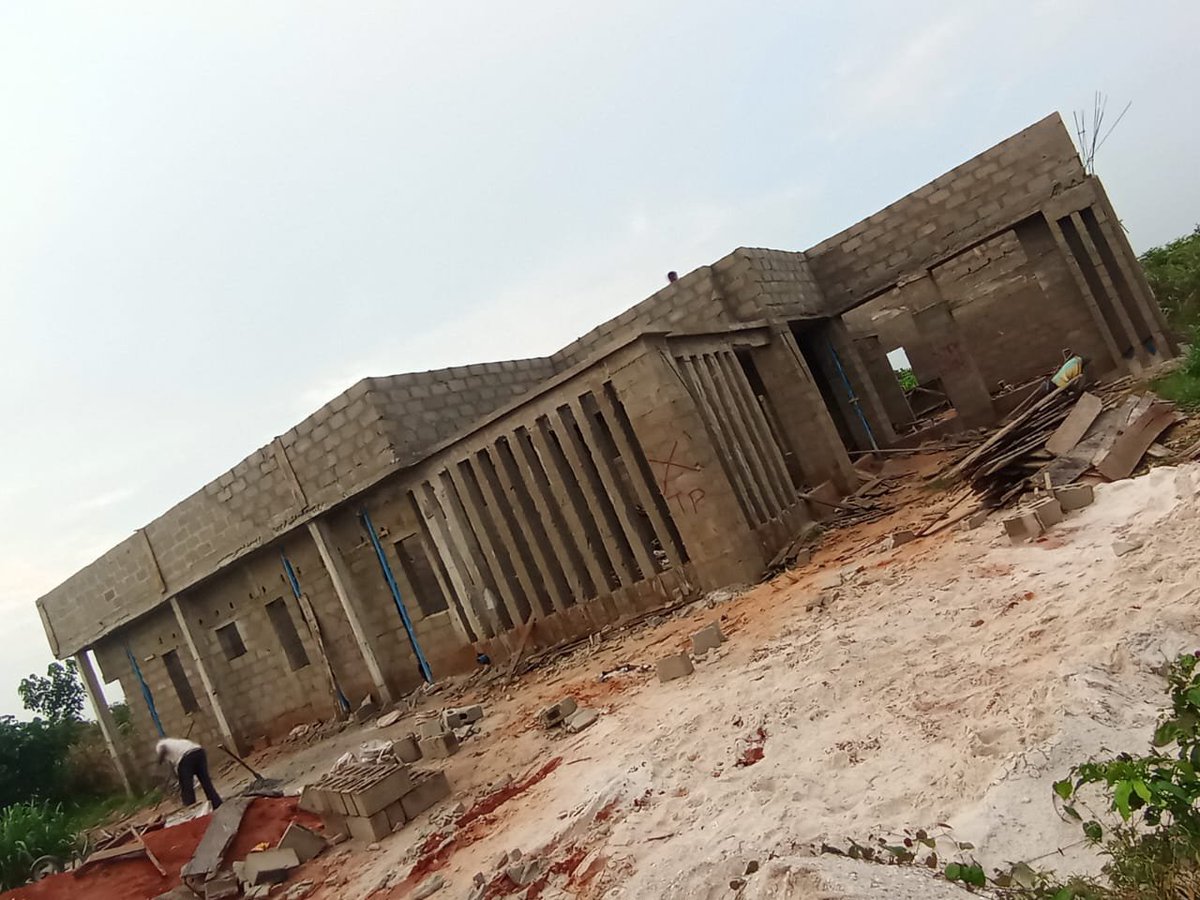 SRCCNIGLTD's tweet photo. We build PEACE OF MIND 🏠
SUPREME ROYAL CONSTRUCTION (RC:9881488)
Foundation to Finishing | Benin City

✅ Quality Materials
✅ No Cutting Corners  
✅ Transparent BOQ

DM for Quote | WhatsApp in Bio 📩

#BeninCity #Construction https://t.co/eSQS5ClGGG