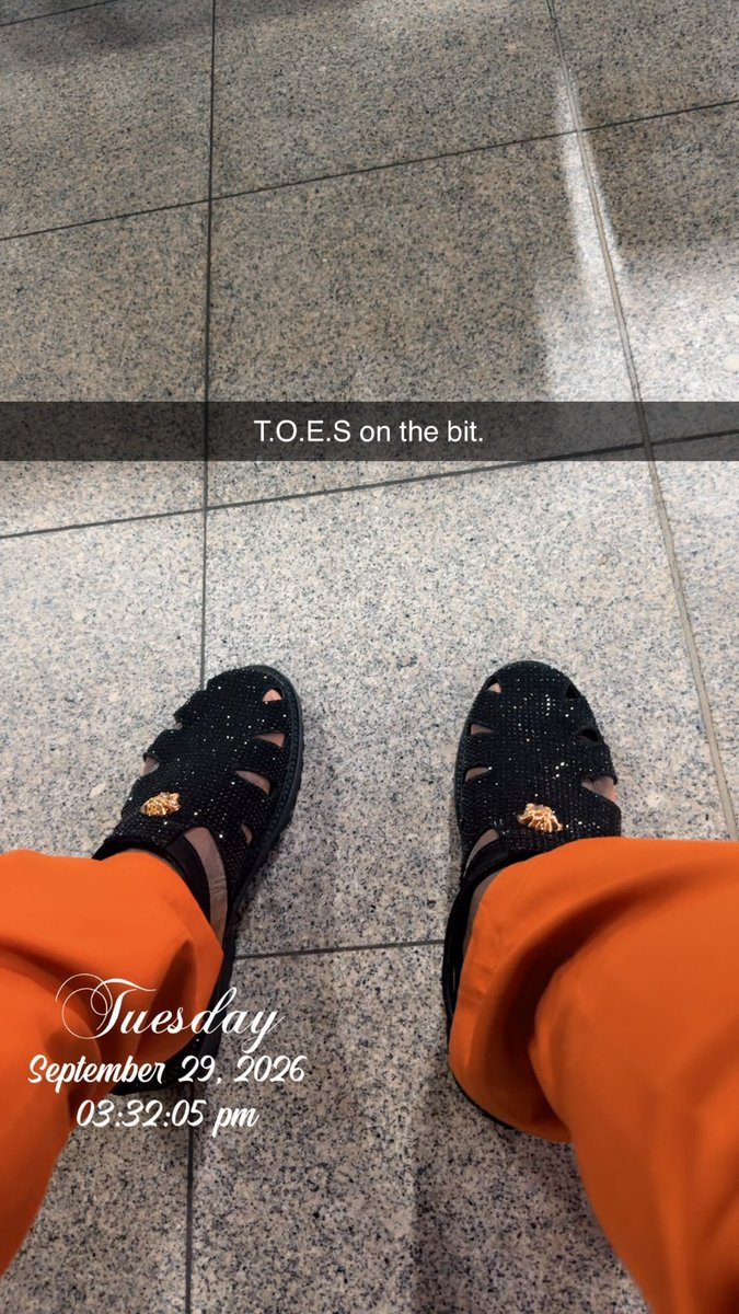 Celeb_Shoemaker's tweet photo. Toes footwear.  The customer 😍 https://t.co/73GWqNJCAw