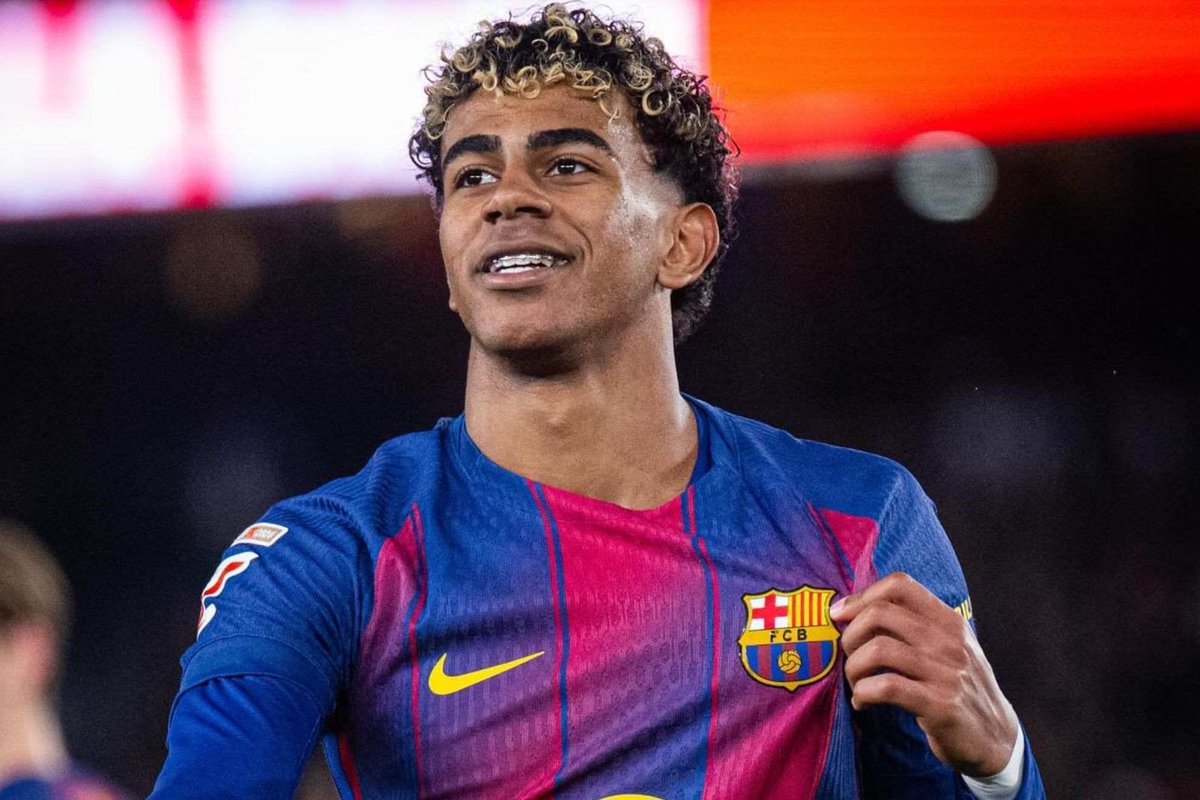 10don_dinho's tweet photo. Debe ser una pesadilla haber mamado de Lio Messi durante 15 años, para que después te toque mamar 15 años mas de este enfermo.

19 años y es el mejor del mundo en solitario. Y es que es mas culé que el palo de la bandera. https://t.co/RQK0tjpOh9