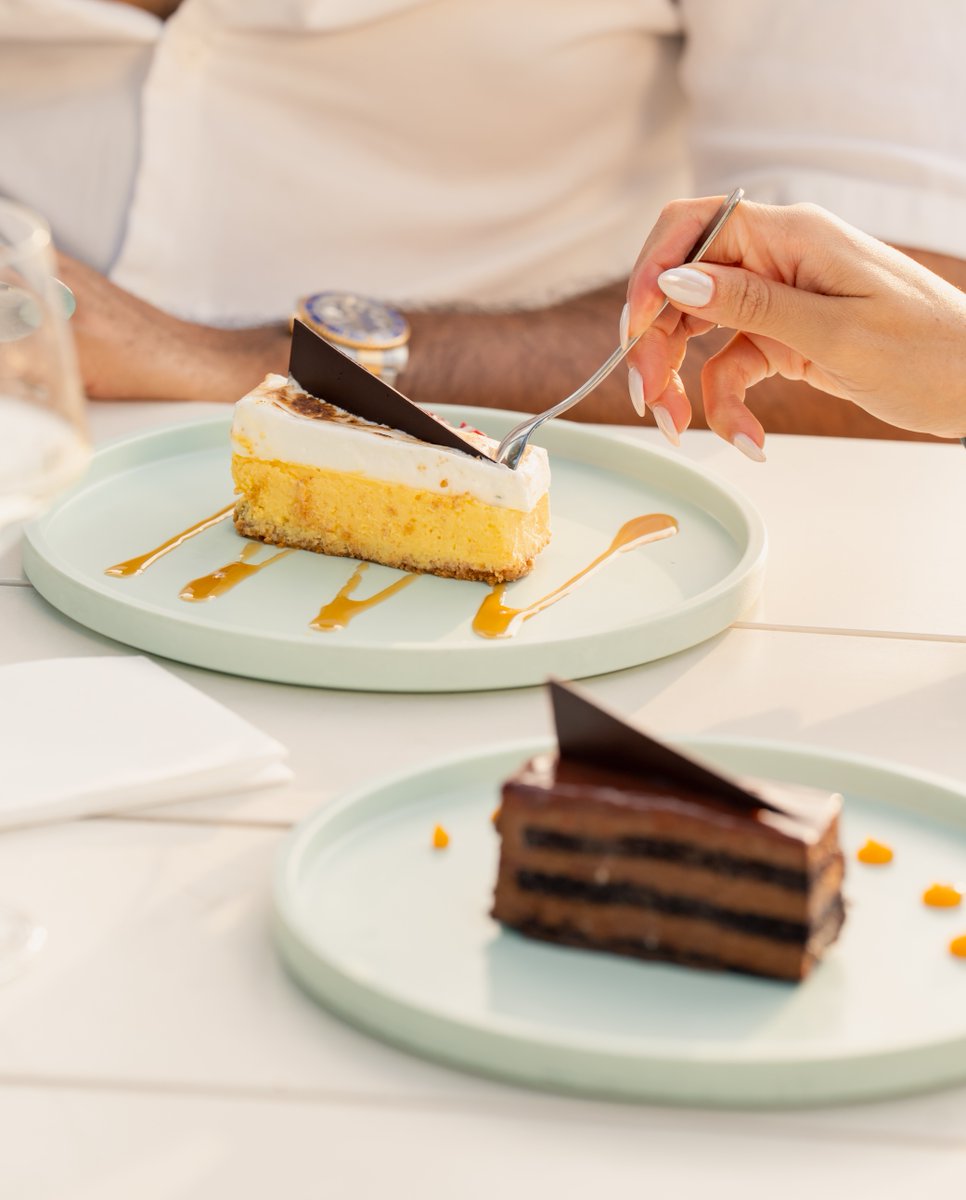 WestinGCayman's tweet photo. One more bite, one more sea breeze, one more reason to stay.

#WestinGrandCayman #CaymanIslands #WestinResorts #VacationWell https://t.co/MiemsT01vB