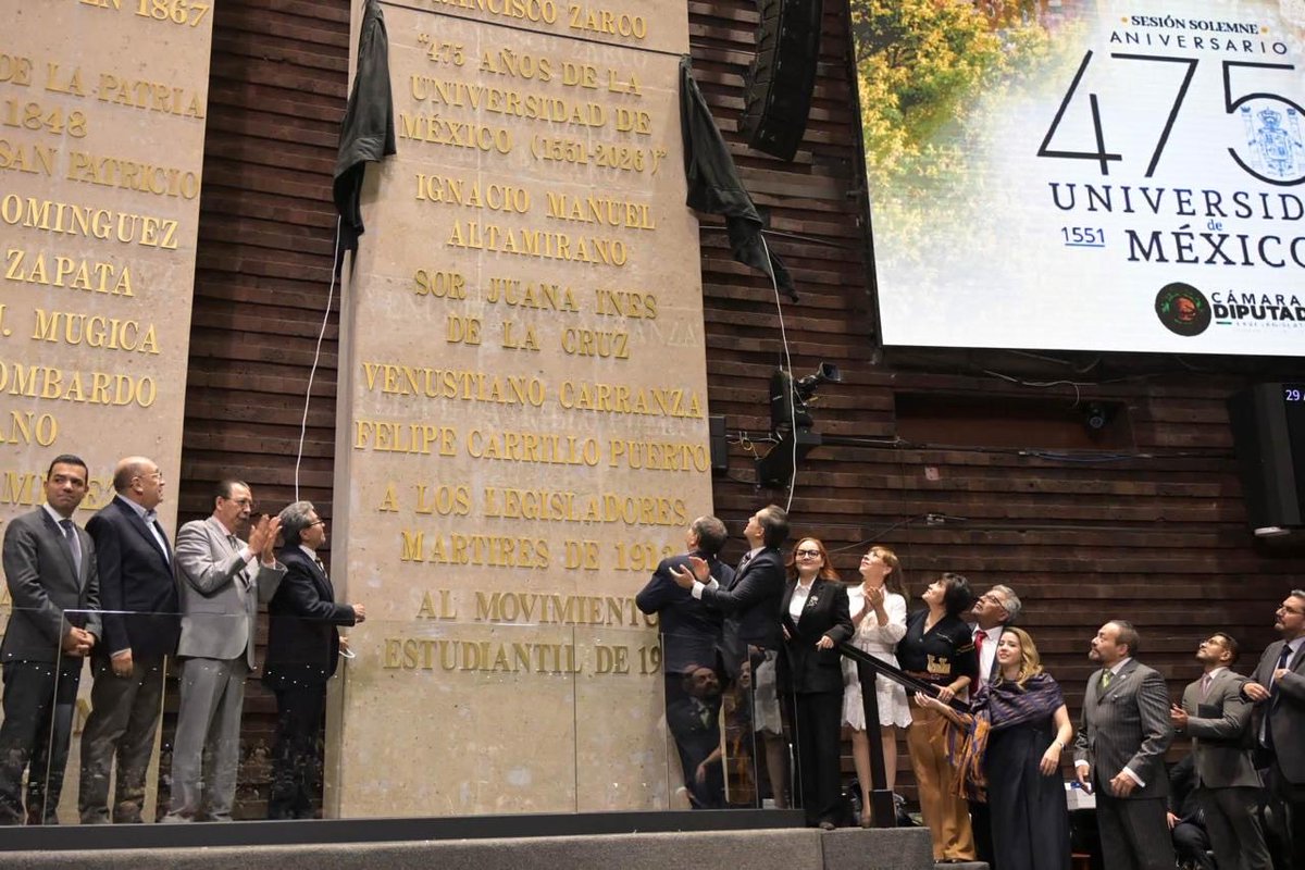 M_OlgaSCordero's tweet photo. Es un reconocimiento histórico, a casi cinco siglos, formando mentes brillantes y transformando el rumbo de nuestra nación desde la raíz, con ciencia, cultura tradición, educación pública y mística de servicio a México . ¡Goya! 💙💛 #UNAM475 #OrgulloUNAM https://t.co/ZHCagTt2i9