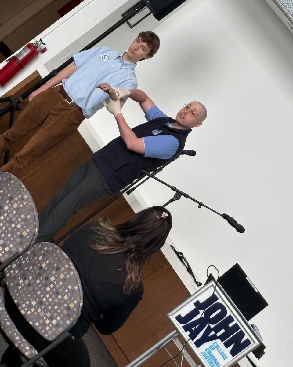 WorldCares's tweet photo. Thank you to @911day and @AmeriCorps for helping make September's Ready Responder Training for 9/11 Day sessions possible.
World Cares Center trained volunteers from Staten Island COAD and JohnJayCollege in lifesaving skills #WorldCaresCenter #ReadyResponder #911Day #AmeriCorps https://t.co/K3lqgYUON5