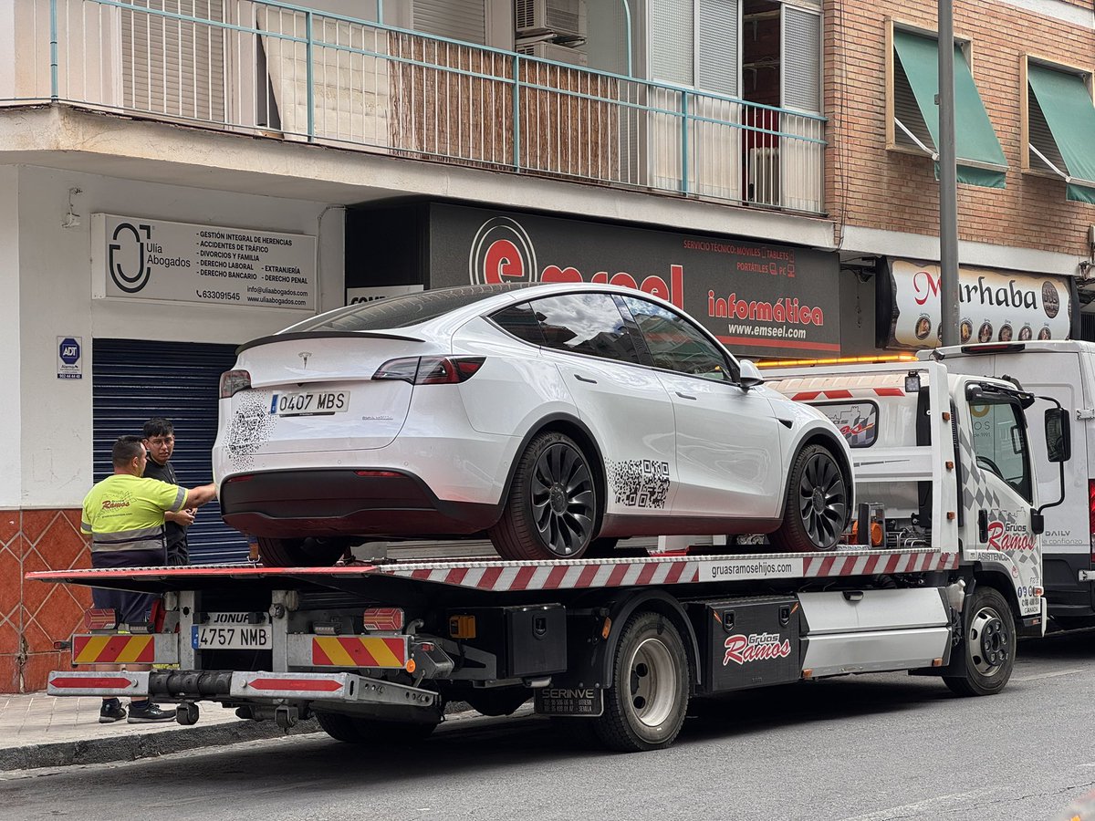 Pacotwen1's tweet photo. @EFIEBER_ANDRE Pues le acompaño en el sentimiento. Giga Berlín es la peor fábrica de Tesla con mucha diferencia. https://t.co/X1DQlIf9e8