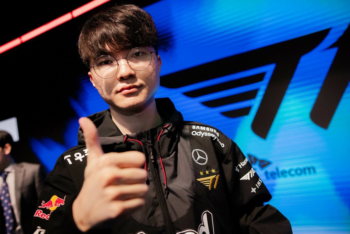 ImJadenx's tweet photo. Me encanta ver como la gente se arde porque ponen a Faker en el video de este año como el protagonista. 

Imagínense si vuelve a ganar este año el mundial, nananana.

Cositas del GOAT. https://t.co/lm7GyF82Iw