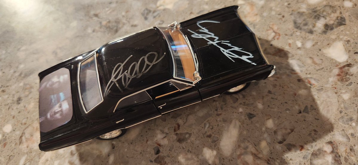 Ulya5622's tweet photo. @ahlenatano @JensenAckles I have my *Baby* at home with also 2 originals signatures: Jared &amp; Jensen 💪❤️💜 https://t.co/CzdOAkQAFu