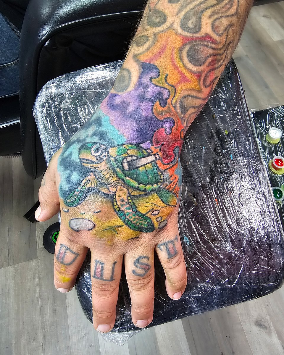 DarkstarCal's tweet photo. 🎨 Discover incredible art and piercings at 10975 Magnolia Ave, Riverside. Dive into a world where creativity meets affordability! 💎Why You’ll Love It Here- Affordable Artistry: Quality pieces without the hefty price tag.
#AffordableArt #UniquePiercings #RiversideTalent https://t.co/MHWl2Al4mo