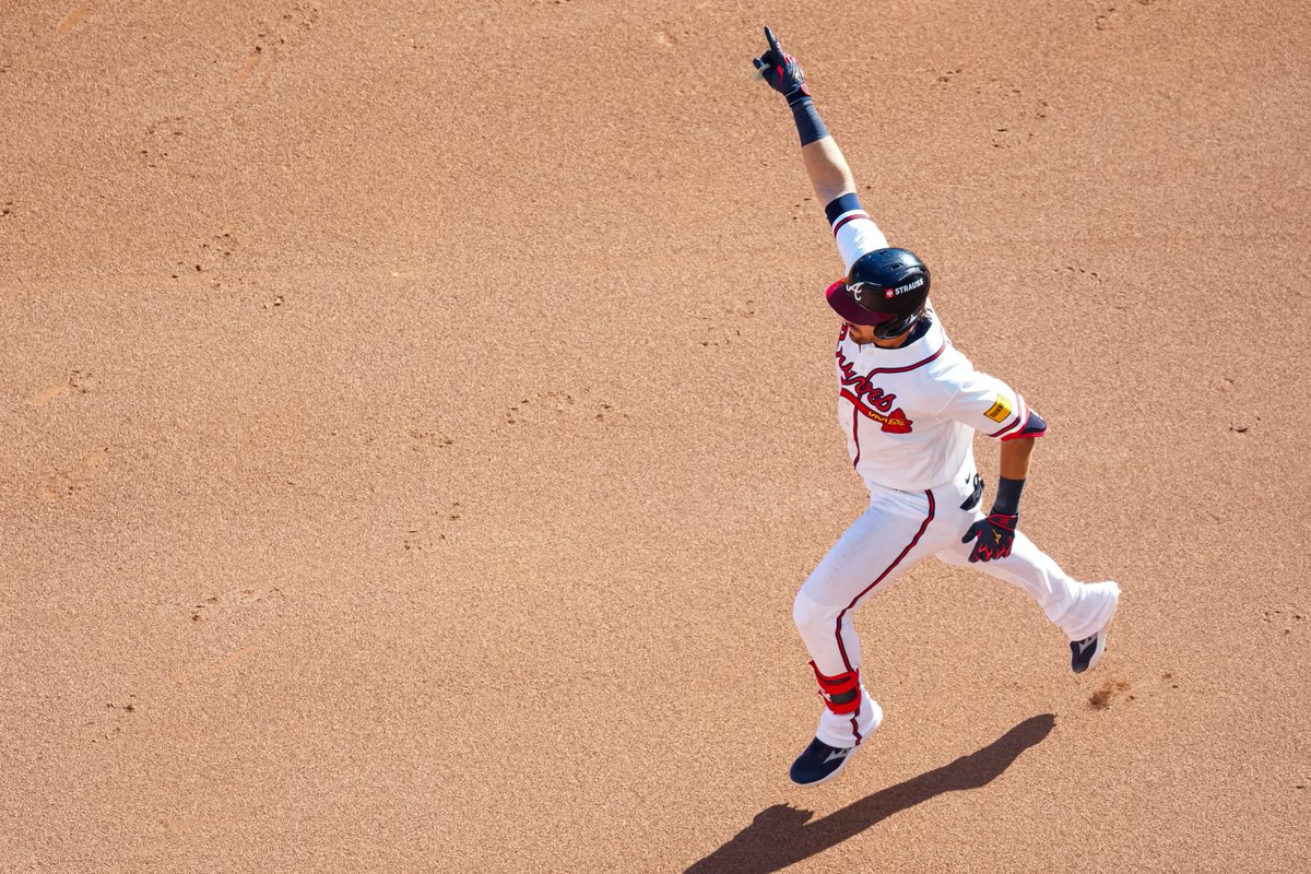 Braves's tweet photo. Taking flight ✈️

#LetItFly https://t.co/tCFpVevyr4