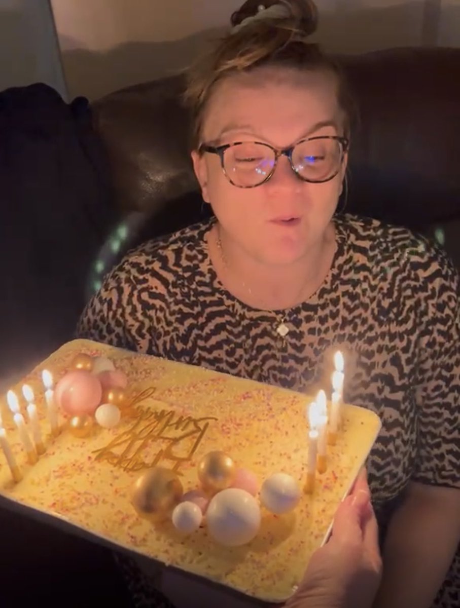 Sammie__xx's tweet photo. It’s taking me many years since my accident to wear a necklace because I don’t have feeling/damage scar tissue on my chest and so on. But I’ve got it on and doesn’t irritate me or cause pain🥹. So happy ☺️🥹🎉🎂🎈 #birthday #31st https://t.co/tLpsbrMHZV