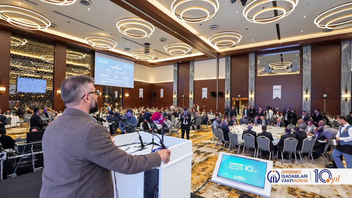 GivKonya's tweet photo. GİV Konya 10. Yıl Programımızda, İMH Hizmet İçi Eğitim Başkanı @adem_ceylann , GİV’in kurucusu Şehit Hayati Üstün’ün hayatından ve bıraktığı değerli mirastan bahsetti.
Kıymetli anlatımları ve katılımları için kendisine teşekkür ediyoruz. https://t.co/EZaiQeSVtU