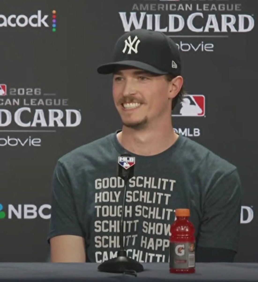 GrandSlamMLB's tweet photo. "Va a ganar el Cy Young. Esa es una temporada impresionante para cualquiera, y más aún siendo tu 1ra temporada completa en las grandes ligas. Lo que ha sido capaz de hacer, es realmente impresionante", Max Fried sobre el 2026 de Schlittler con los #Yankees
🔗 @LuisGilbertLop https://t.co/x6ErONBGiA