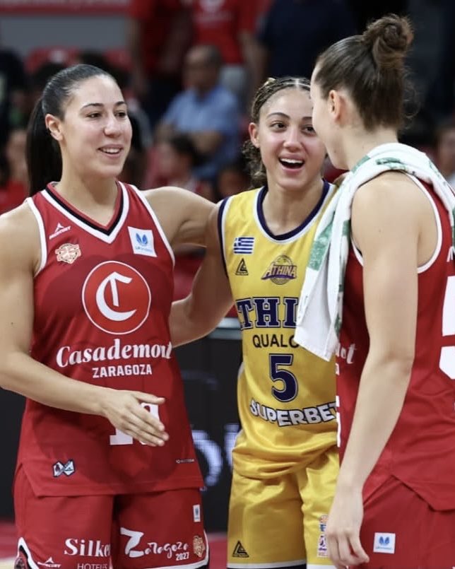 USFWBB's tweet photo. Some former Bulls met on the hardwood last week 🤘 https://t.co/s0HPzxwVLm