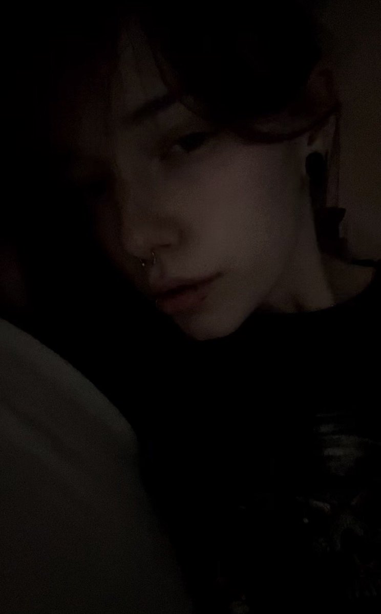 bell0_0e's tweet photo. I love and hate the fact I can make myself look so masculine for a girl https://t.co/vRr7evmUIl