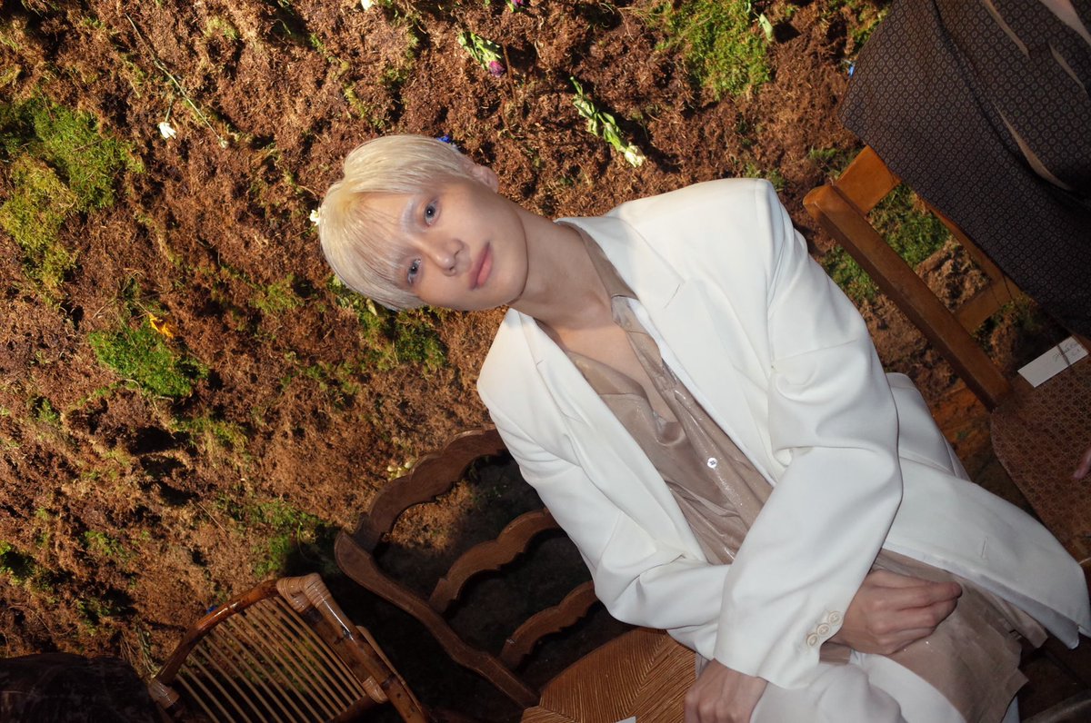 xoalsoxIGBot's tweet photo. 260930 xoalsox IG
#태민 #TAEMIN #テミン #탬스타그램    

@ maisonmargiela #MaisonMargiela #SS27
@ renzorosso @ glennmartens

https://t.co/JUnLcTOxmh https://t.co/SmrS9J8RzU