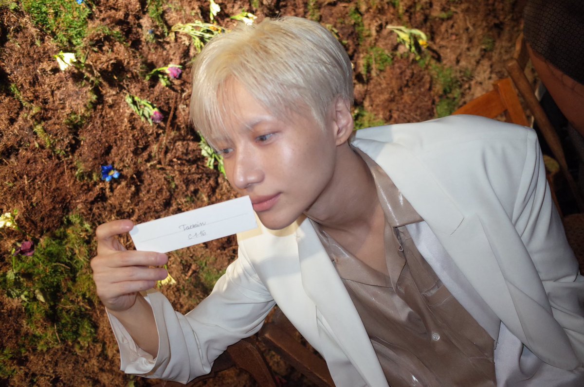 xoalsoxIGBot's tweet photo. 260930 xoalsox IG
#태민 #TAEMIN #テミン #탬스타그램    

@ maisonmargiela #MaisonMargiela #SS27
@ renzorosso @ glennmartens

https://t.co/JUnLcTOxmh https://t.co/SmrS9J8RzU