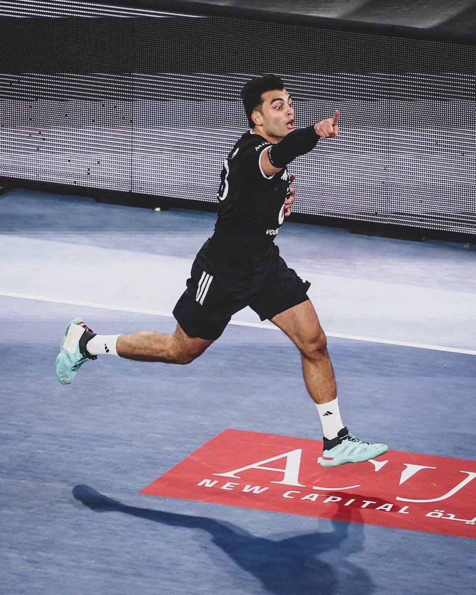 Ahly_Handball's tweet photo. الثعلب الحقيقي 🦊😁 https://t.co/4ZBzCb43Vc