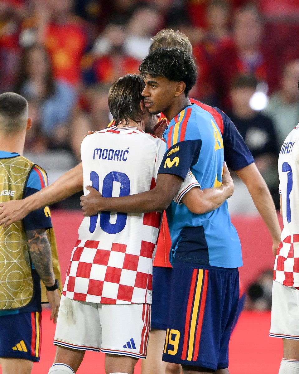 brfootball's tweet photo. 41 🤝 19 https://t.co/1xxmoi5HUL