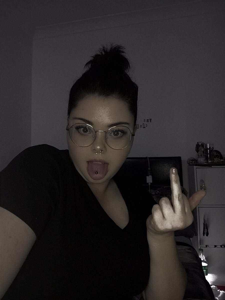 BurningSage134's tweet photo. Goodmorning fuckers 😙 #findom https://t.co/S2f4N5xhO2