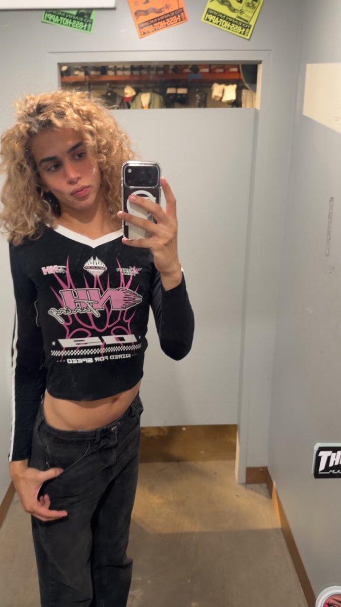 curlyhairedmoe's tweet photo. #femboy #twink #arab #CHUDAİ https://t.co/jQZ9GOo3oF