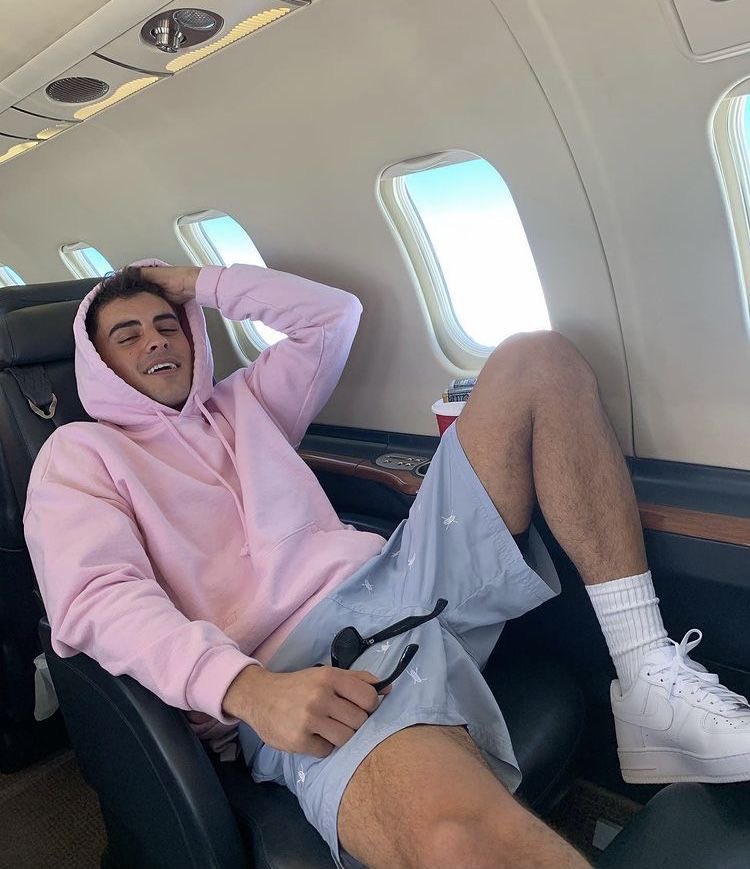 bluntwrapped's tweet photo. catch flight not feelings https://t.co/WZJIXwB6Wq