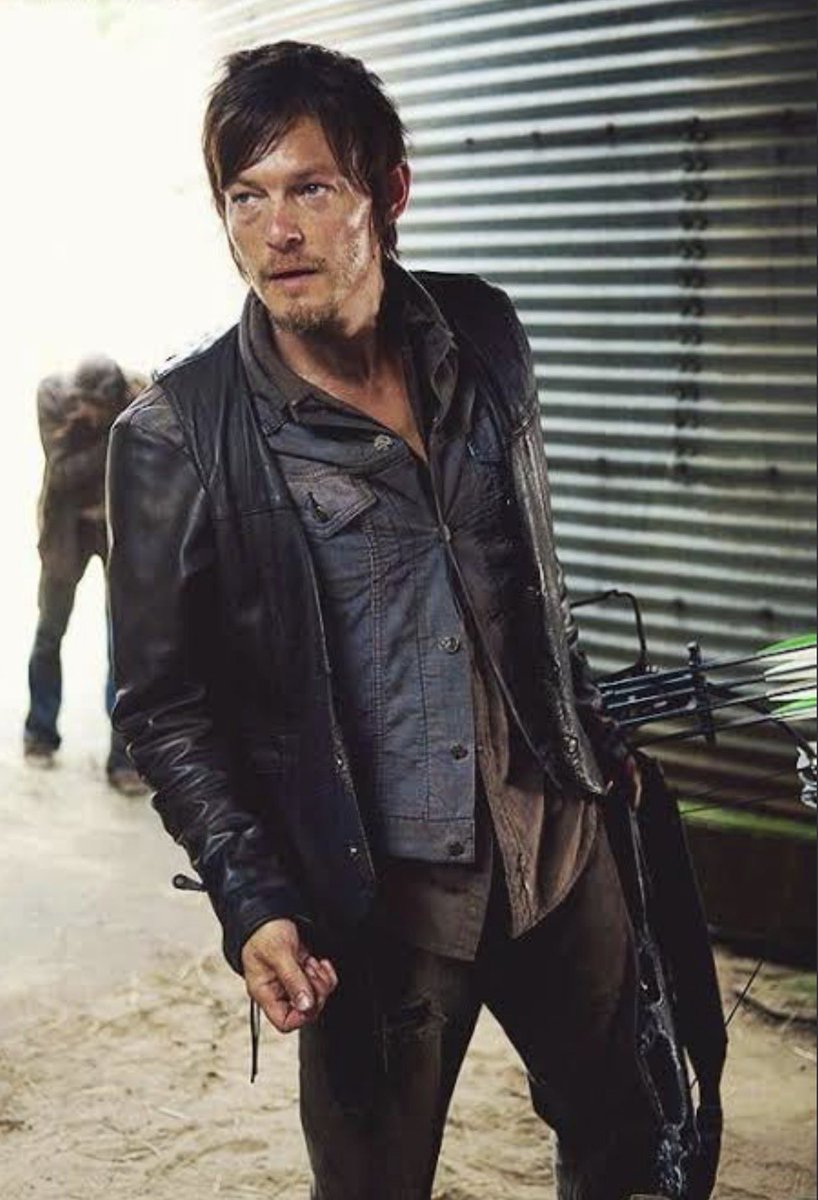 ma_ru_reedus's tweet photo. 今のノーマンのヘアスタイル はウォーキングデッドシーズン3の時くらいの長さかな?
コレからこのまま行くのか ダリル・ディクソンのように伸ばし続けるのか?
#normanreedus
#DarylDixon https://t.co/d0WgXXUX66