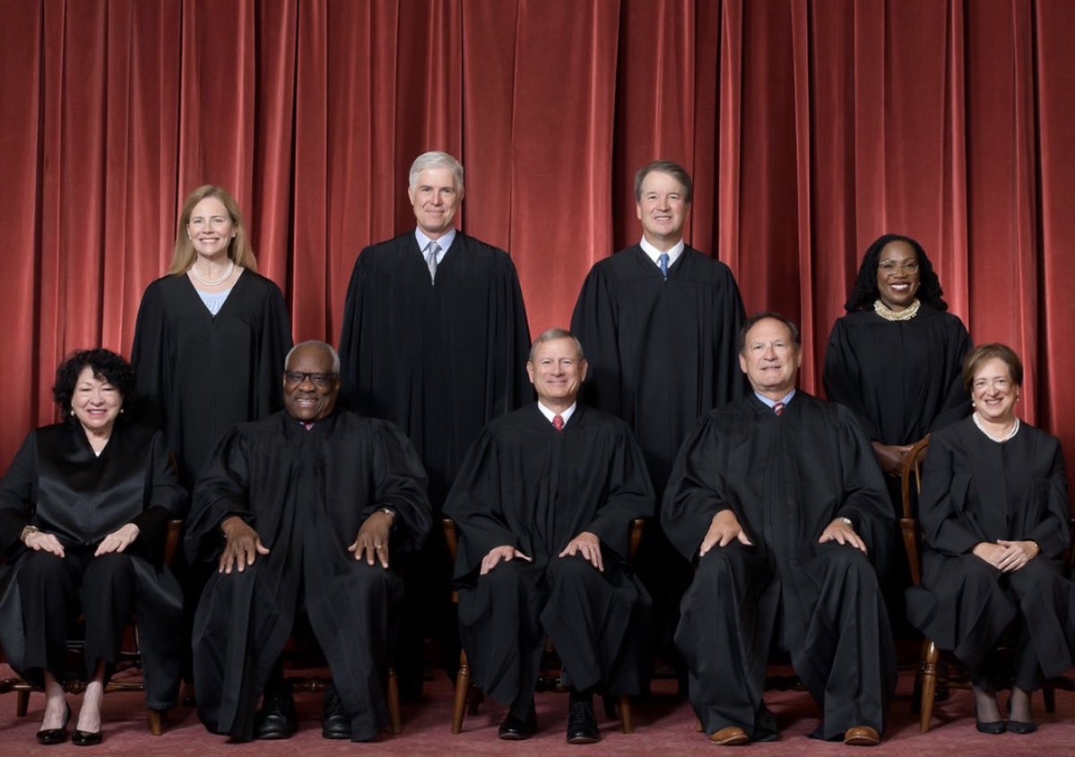 MAGAVoice's tweet photo. 🔥 HUGE WIN: Supreme Court just gave President Trump a massive Win. He can resume deportations of Illegal Aliens to third world countries

THIS IS EXACTLY WHAT I VOTED FOR

KEEP IT GOING https://t.co/yuVDqQbWa2