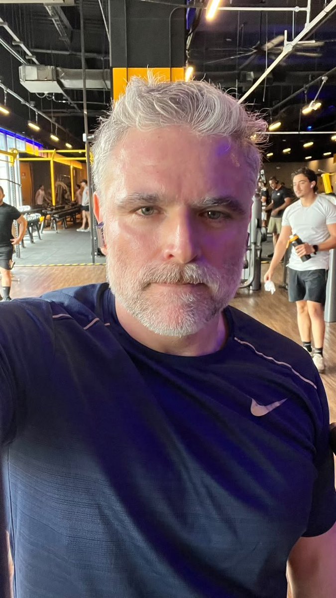 _heyclaudio's tweet photo. Gym a ciegas 🤓😓🥲 https://t.co/m1Himk9bXp