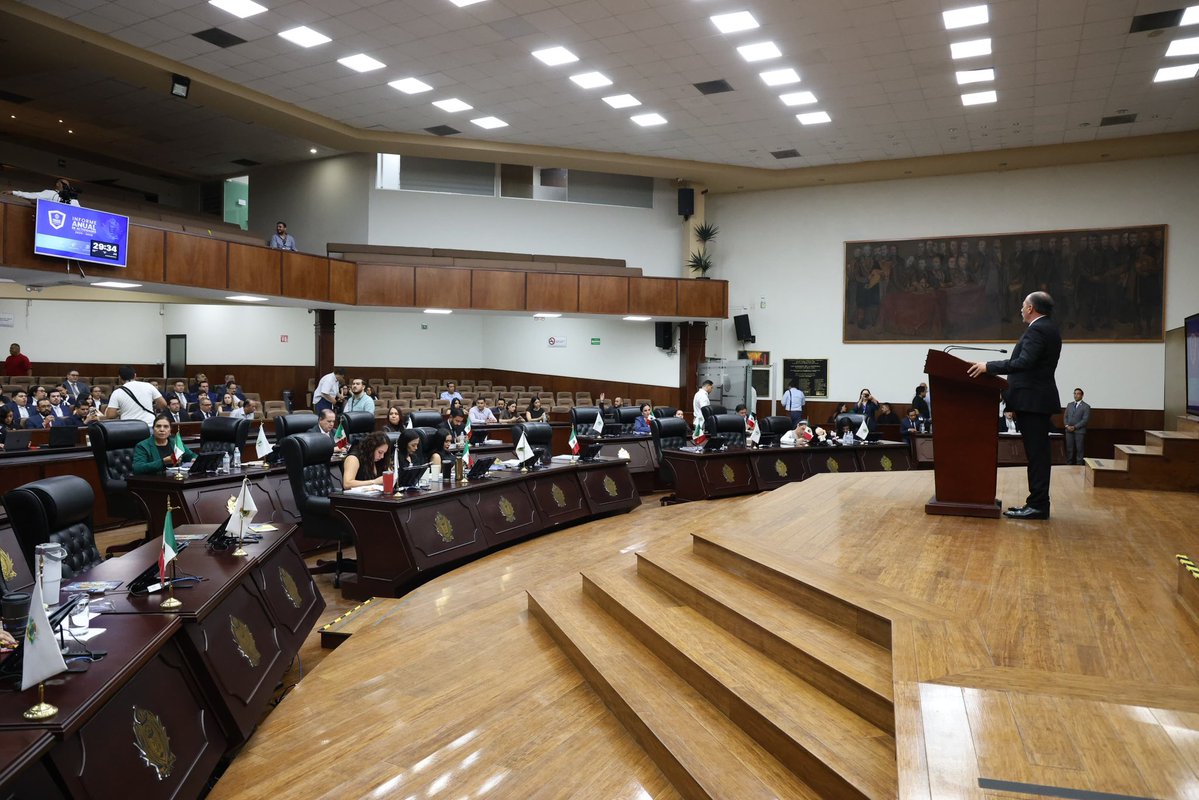 FECCED's tweet photo. El Fiscal Especializado, **Noel Díaz Rodríguez**, rindió ante el Pleno del Congreso del Estado el informe de actividades de la **FECCED**, correspondiente al periodo 2025-2026.
#FECCED #Durango #Anticorrupción #YoSoyÍntegro #DurangoÍntegro 

https://t.co/da80UeKRoF https://t.co/fOj6Vxp4xK