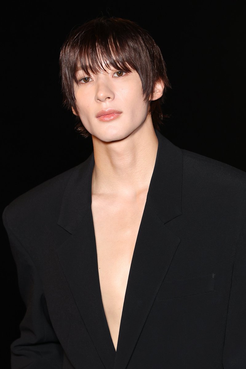 lessencestudios's tweet photo. Anton attends the Saint Laurent Spring/Summer 2027 show at Paris Fashion Week.

#SaintLaurentSS27 #Anton https://t.co/yBhk9iG9vM