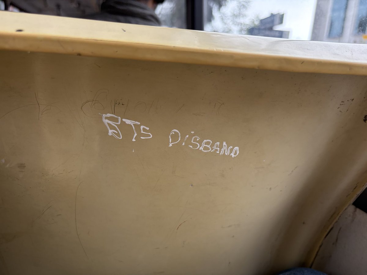 enamorhado's tweet photo. mi primer acto de vandalismo https://t.co/kg7vpAfdcP