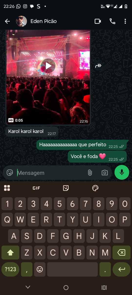 Kahibeiro's tweet photo. Só quero deixar registrado que meu antigo chefe lembrou de mim no fesrival da nossa cidade e achei muito fofinho da parte dele💜 https://t.co/wVmjEgfews