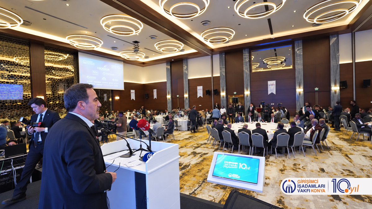 GivKonya's tweet photo. GİV Konya 10. Yıl Programımızda, odalarımız adına Konya Ticaret Odası Başkanı @selcukozturk_  katılımcılarımıza hitap etti.

Konya iş dünyası ve girişimcilik üzerine değerlendirmelerini paylaşan Öztürk’e kıymetli katılımları için teşekkür ediyoruz.

#GİVKonya #10Yıl https://t.co/SqeoXFZtPG