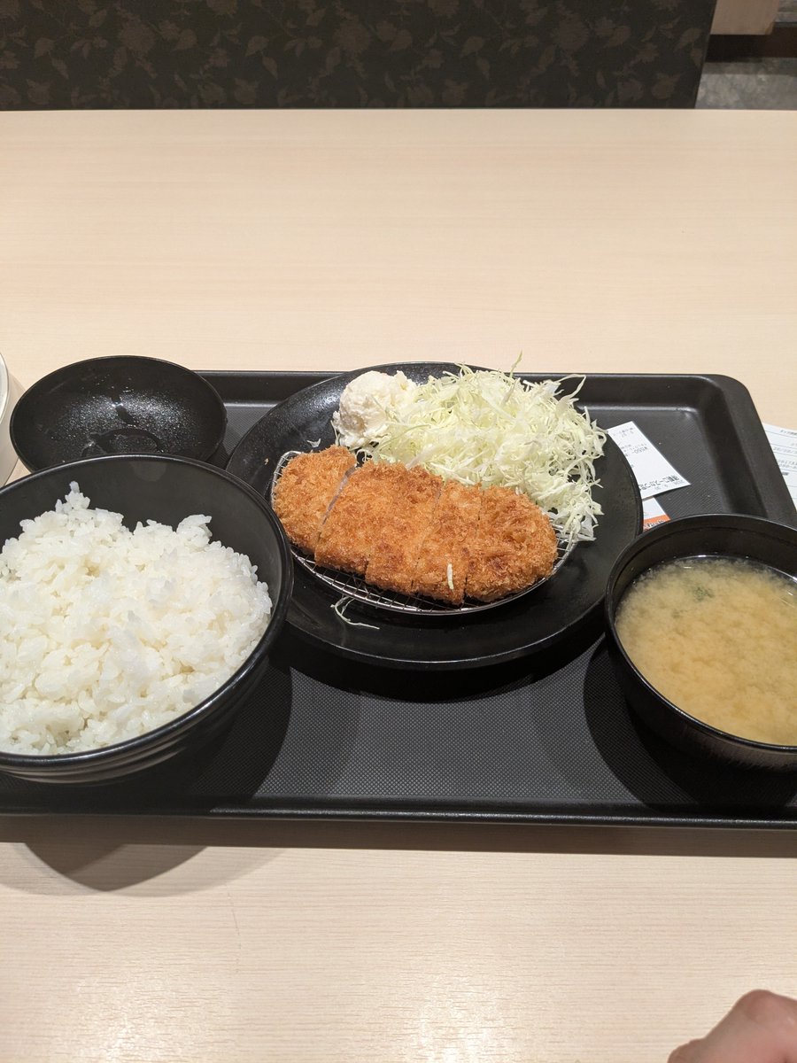inari1470's tweet photo. 朝からこれぐらい食わないと元気でんわ https://t.co/9pjISIfVCn
