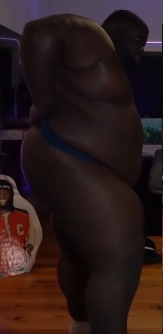 sweetcandylemon's tweet photo. I need to see more of Pudgie doing sumo dude.  He's shaped perfectly for wrestling, imagine him sitting on somebody!!! 🍑 https://t.co/Jjz12xQd54