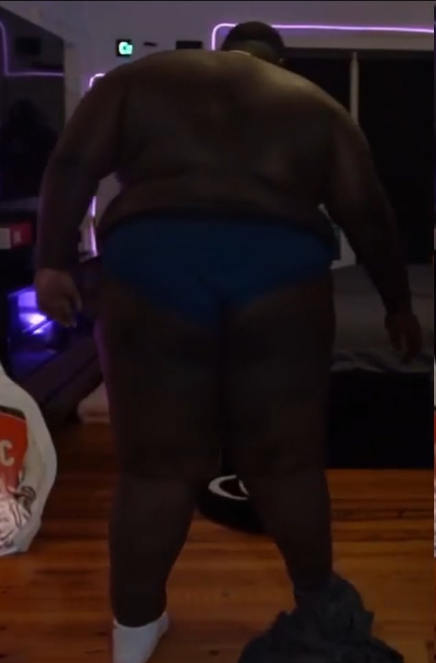 sweetcandylemon's tweet photo. I need to see more of Pudgie doing sumo dude.  He's shaped perfectly for wrestling, imagine him sitting on somebody!!! 🍑 https://t.co/Jjz12xQd54