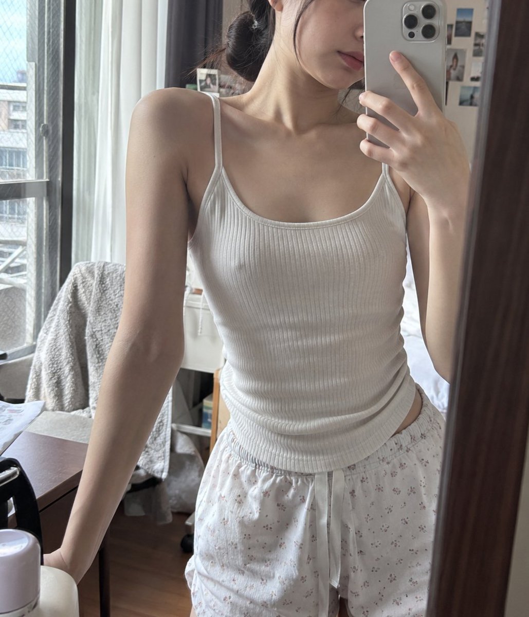 tiponovinha's tweet photo. 24歳です。

胸ないです。乳首弱いです。

一人チク二ーじゃもう足りないです。

挿れながら触って、
イかせてください。会いませんか。 https://t.co/T70nbETf2R