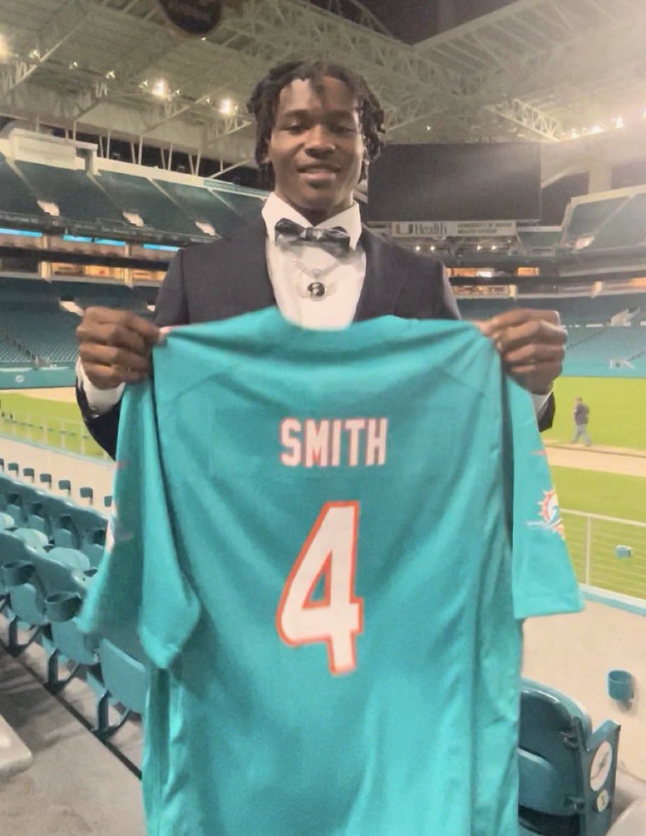 FinsPhanatics's tweet photo. Number 1 pick in the draft… 

Retweet for Jeremiah Smith. 

Favorite for Arch Manning. https://t.co/XzZgeGJPFY