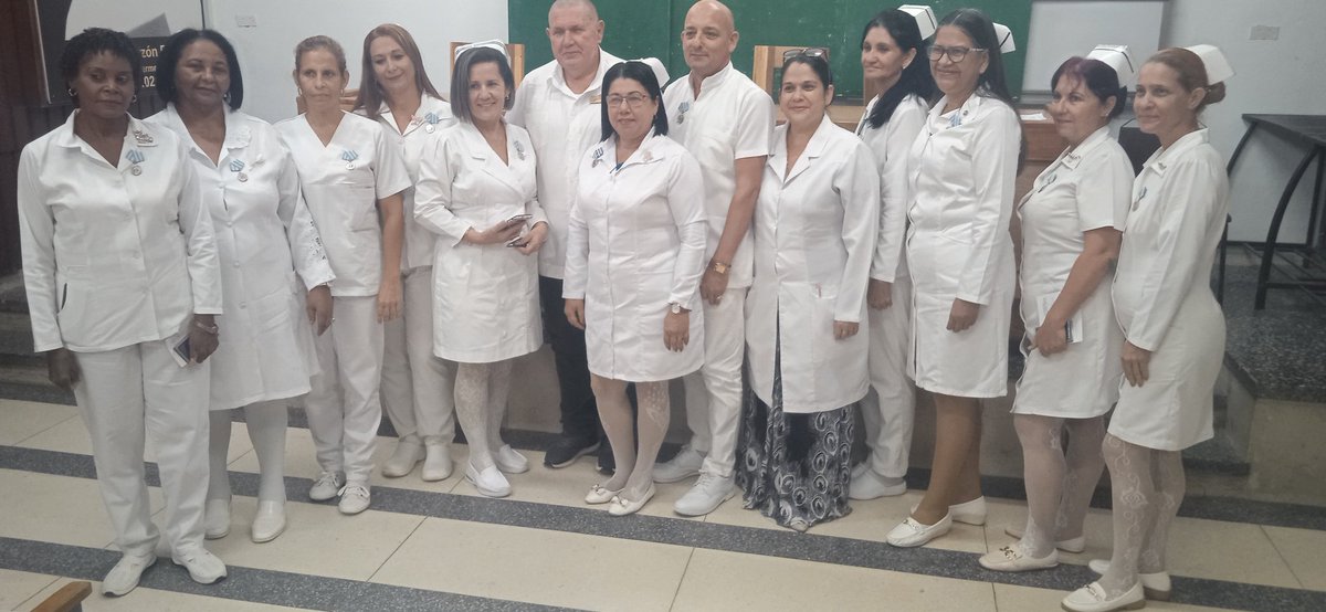 PediatricoHlg's tweet photo. Hospital Pediátrico de #HolguínSí celebra merecido homenaje a la docencia en Enfermería, galardonada con la distinción por la Educación Cubana. Equipo de alto nivel formadores de la nueva generación que llevará el cuidado y la ciencia de la Enfermería al futuro.
#CubaPorLaVida https://t.co/umhtyc0ZAw