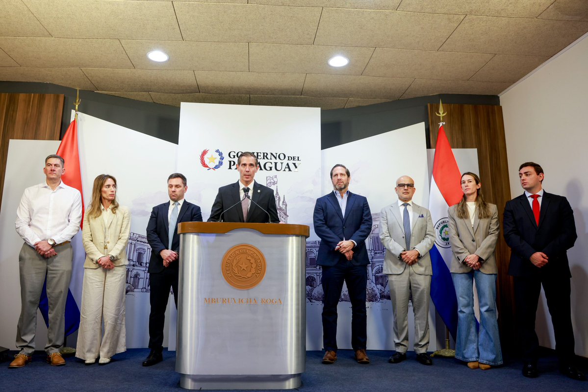 mriquelme1's tweet photo. 🇵🇾 Paraguay abre nuevas puertas al mundo.

La misión oficial a Nueva York dejó oportunidades concretas de inversión, crecimiento y generación de empleos.

Desde una inversión de USD 200 millones para el desarrollo forestal, hasta nuevos proyectos de infraestructura, tecnología, energía y servicios, estamos construyendo las condiciones para que Paraguay avance hacia una economía más moderna, competitiva y conectada al mundo.

Con el liderazgo del presidente @SantiPenap, seguimos trabajando para convertir el potencial de Paraguay en inversiones, empleos y desarrollo para todos. 🇵🇾

#GobiernodelParaguay #RevoluciónPy2026 #Paraguay #EEUU