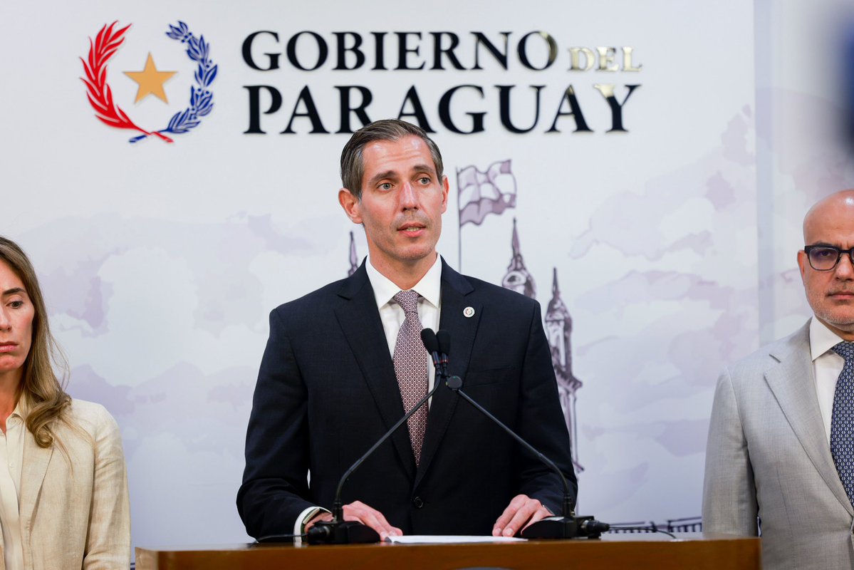 mriquelme1's tweet photo. 🇵🇾 Paraguay abre nuevas puertas al mundo.

La misión oficial a Nueva York dejó oportunidades concretas de inversión, crecimiento y generación de empleos.

Desde una inversión de USD 200 millones para el desarrollo forestal, hasta nuevos proyectos de infraestructura, tecnología, energía y servicios, estamos construyendo las condiciones para que Paraguay avance hacia una economía más moderna, competitiva y conectada al mundo.

Con el liderazgo del presidente @SantiPenap, seguimos trabajando para convertir el potencial de Paraguay en inversiones, empleos y desarrollo para todos. 🇵🇾

#GobiernodelParaguay #RevoluciónPy2026 #Paraguay #EEUU