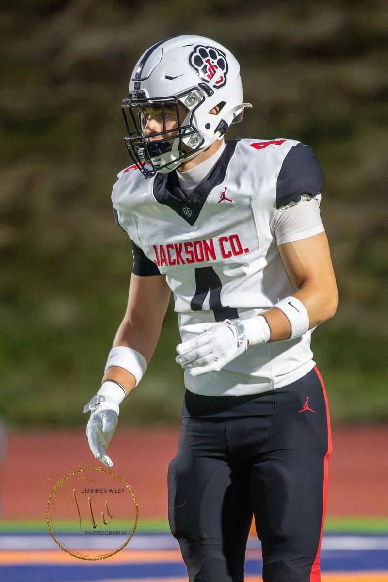 TylerMobbs4's tweet photo. ⚪️ GAME FIVE ⚪️
Jackson Co: 40
Habersham Central: 7

7 tackles 
INT with 28 yard return

 #HUNT
@JAXCOFOOTBALL @JaxCoRecruitsFB @NEGARecruits @RecruitGeorgia @RecruitNE_GA @PrepRedzoneGA
@mfarrellsports @CoachMobbs https://t.co/TZkbBPXQCu